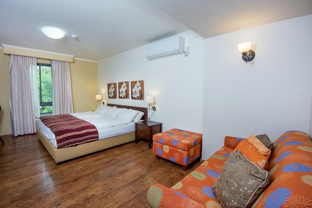 Zohar Badeshe Hotell Daliyya Exteriör bild